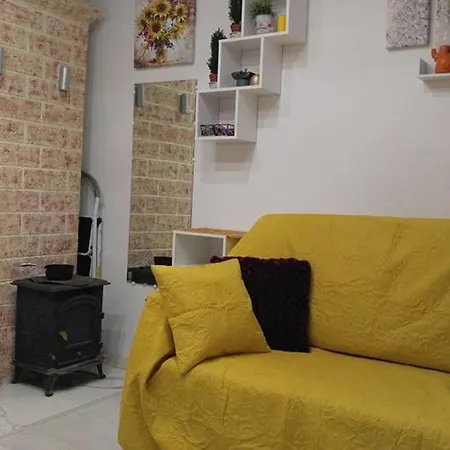 Frendly Flat Free Wifi & Parking Kitchen Equipment Cosy Apartment *