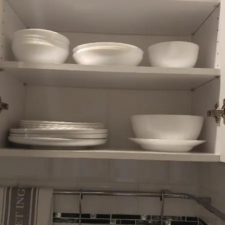 Apartment Frendly Flat Free Wifi & Parking Kitchen Equipment Cosy *