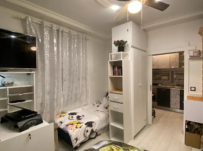 Frendly Flat Free Wifi & Parking Kitchen Equipment Cosy ריגה