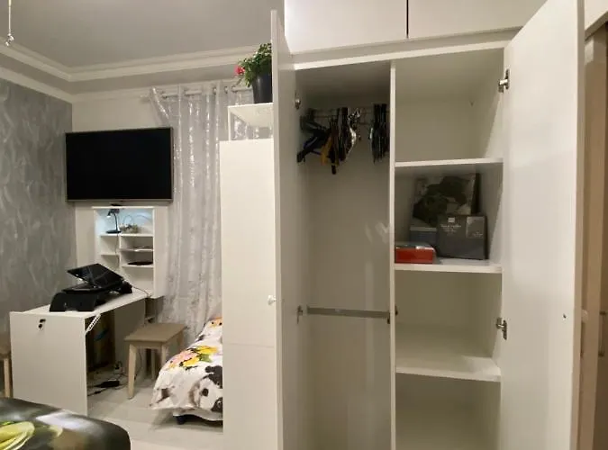 Frendly Flat Free Wifi & Parking Kitchen Equipment Cosy דירה ריגה