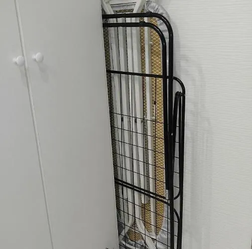 Frendly Flat Free Wifi & Parking Kitchen Equipment Cosy アパート *