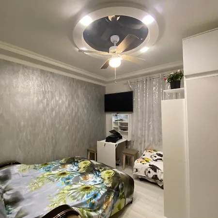 Апартаменти Frendly Flat Free Wifi & Parking Kitchen Equipment Cosy *